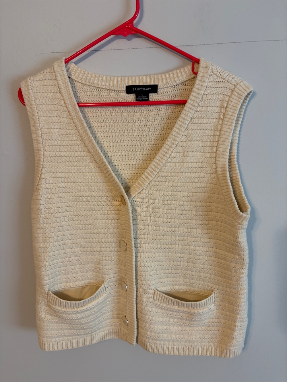Sanctuary Cream Ribbed V-Neck Button Front Vest. Sleeveless. Large. Blend fabric